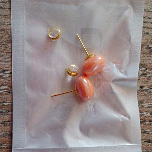 Ohrstecker goldfarben mit rosa