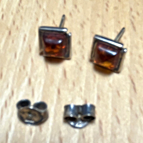 Ohrstecker quadratischer