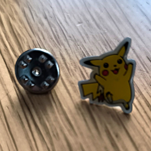 Pokémon pikachu pin - pokémon,